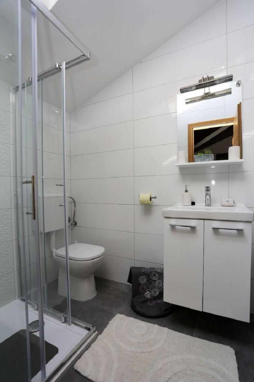 Apartment Aldica Supetar Eksteriør bilde